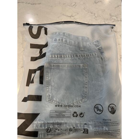 NWT SHEIN Women’s Acid Wash Denim Mini Skirt Size S Blue Preppy Festive Low Rise - Picture 4 of 4